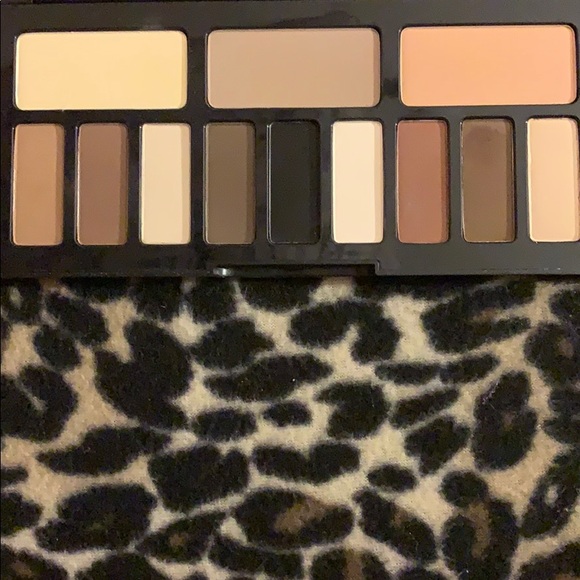 Kat Von D Shade + Light Eyeshadow Palette - Picture 4 of 5